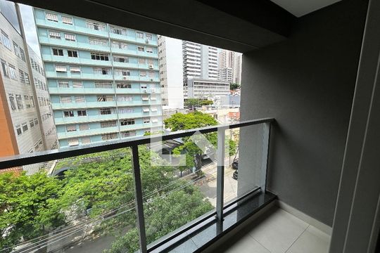 Varanda de kitnet/studio para alugar com 1 quarto, 24m² em Pompeia, São Paulo