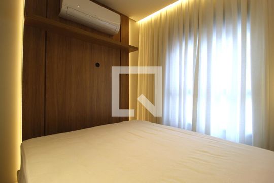 Quarto Suíte de kitnet/studio para alugar com 1 quarto, 29m² em Indianópolis, São Paulo