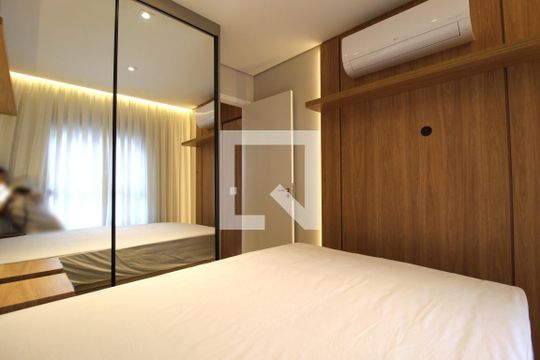 Quarto Suíte de kitnet/studio para alugar com 1 quarto, 29m² em Indianópolis, São Paulo