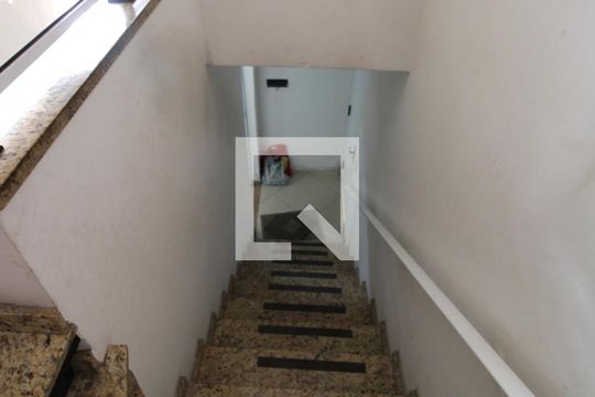 Escada de casa à venda com 2 quartos, 100m² em Vila Nova Carolina, São Paulo