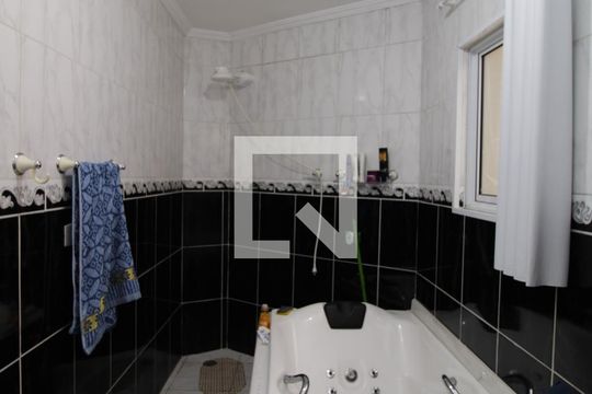 Banheiro da Suíte 2 de casa à venda com 2 quartos, 100m² em Vila Nova Carolina, São Paulo