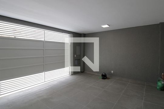 Garagem de casa à venda com 3 quartos, 101m² em Vila Gustavo, São Paulo