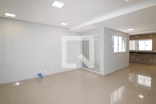 Casa à venda com 3 quartos, 101m² em Vila Gustavo, São Paulo