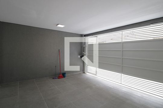Garagem de casa à venda com 3 quartos, 101m² em Vila Gustavo, São Paulo