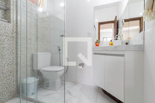 Banheiro social de casa à venda com 2 quartos, 203m² em São Geraldo, Belo Horizonte
