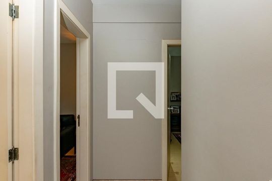 Corredor de apartamento à venda com 3 quartos, 176m² em Belvedere, Belo Horizonte