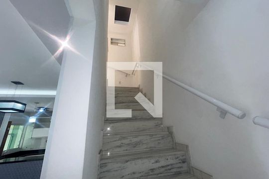 Casa à venda com 2 quartos, 73m² em Água Rasa, São Paulo