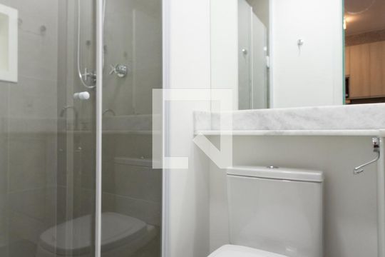 Banheiro de apartamento para alugar com 1 quarto, 29m² em Indianópolis, São Paulo
