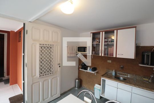 Cozinha de casa para alugar com 1 quarto, 135m² em Santo Amaro, São Paulo