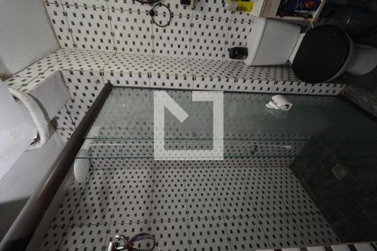 Banheiro de casa para alugar com 1 quarto, 50m² em Vila do Castelo, São Paulo