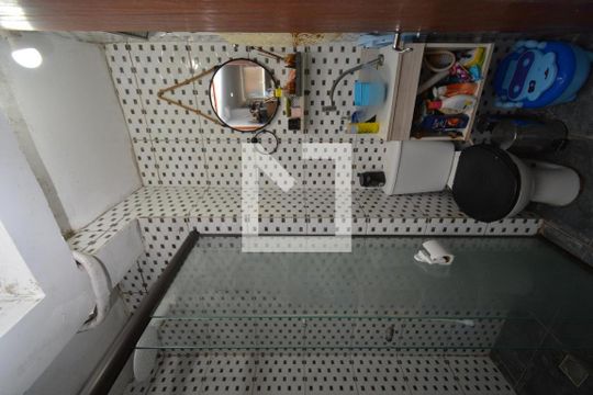 Banheiro de casa para alugar com 1 quarto, 50m² em Vila do Castelo, São Paulo
