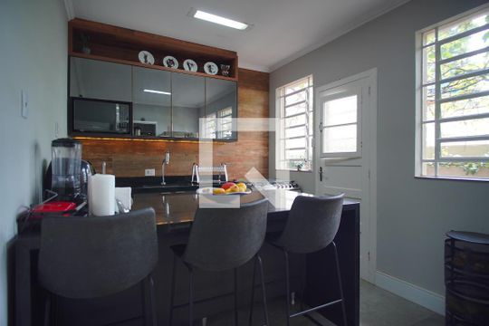 Cozinha de casa à venda com 3 quartos, 260m² em Petrópolis, Porto Alegre