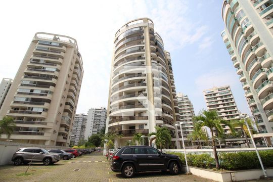 Fachada de apartamento para alugar com 2 quartos, 70m² em Barra Olímpica, Rio de Janeiro