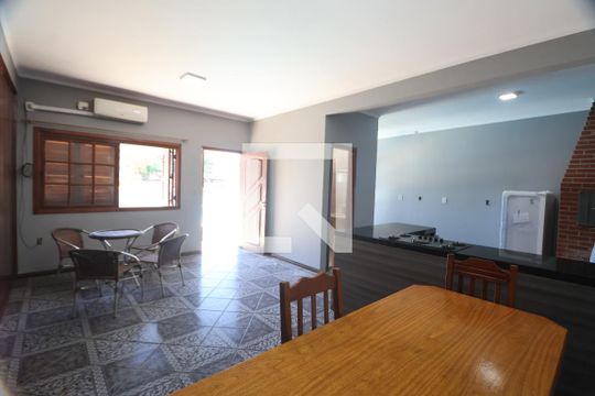 Sala de casa à venda com 2 quartos, 80m² em Rio Branco, Canoas
