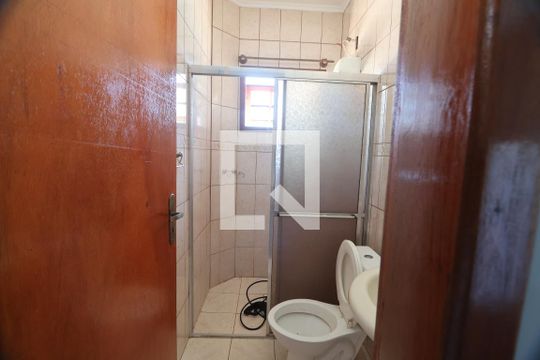 Banheiro de casa à venda com 2 quartos, 80m² em Rio Branco, Canoas