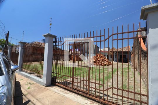 Fachada de casa à venda com 2 quartos, 80m² em Rio Branco, Canoas
