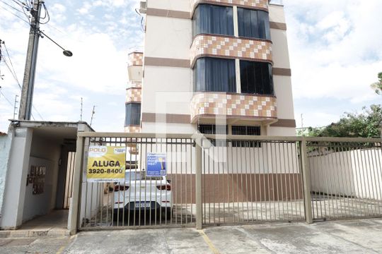 Placa de apartamento para alugar com 3 quartos, 92m² em Jardim América, Goiânia