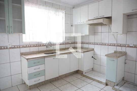 Cozinha de apartamento para alugar com 3 quartos, 92m² em Jardim América, Goiânia