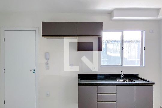 Cozinha de apartamento para alugar com 1 quarto, 28m² em Mooca, São Paulo