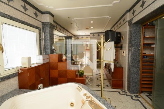 Banheiro da Suíte master de casa à venda com 4 quartos, 1100m² em Jardim Teresa, São Paulo