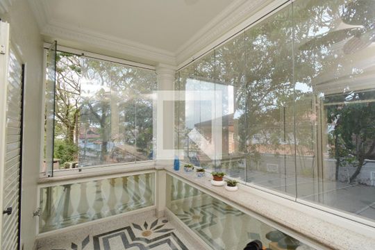 Varanda de casa à venda com 4 quartos, 1100m² em Jardim Teresa, São Paulo
