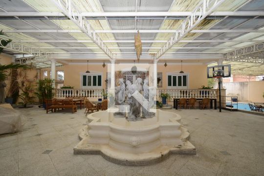 Quintal de casa à venda com 4 quartos, 1100m² em Jardim Teresa, São Paulo