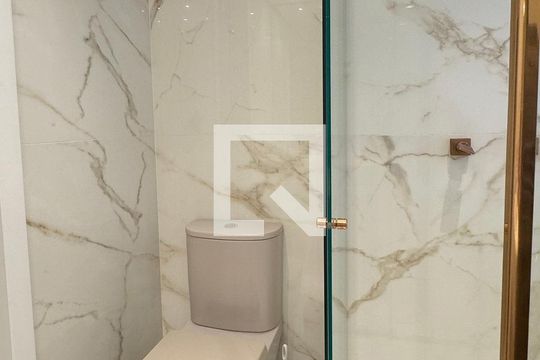 Banheiro da Suíte 1 de apartamento à venda com 2 quartos, 110m² em Alphaville Empresarial, Barueri