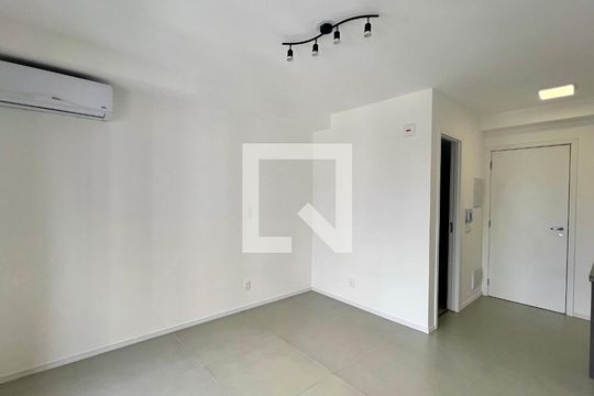 Quarto de kitnet/studio para alugar com 1 quarto, 27m² em Pinheiros, São Paulo