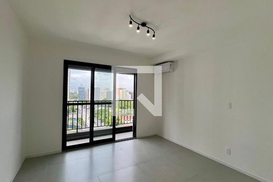Quarto de kitnet/studio para alugar com 1 quarto, 27m² em Pinheiros, São Paulo