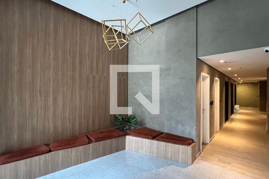 Hall de kitnet/studio para alugar com 1 quarto, 27m² em Pinheiros, São Paulo
