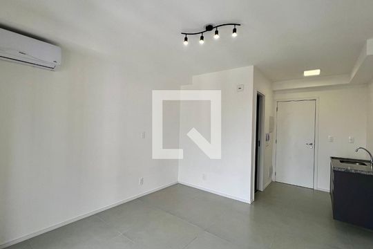 Quarto de kitnet/studio para alugar com 1 quarto, 27m² em Pinheiros, São Paulo