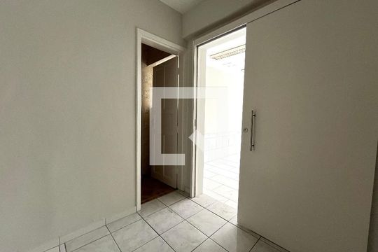 Quarto de Serviço de casa para alugar com 3 quartos, 150m² em Vila Guarani (zona Sul), São Paulo