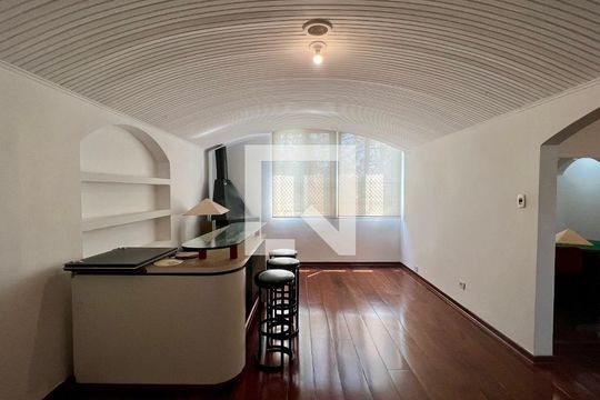 Sala de apartamento para alugar com 2 quartos, 118m² em Alto de Pinheiros, São Paulo