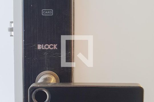 Sala - fechadura  de apartamento à venda com 2 quartos, 56m² em Jardim do Mar, São Bernardo do Campo