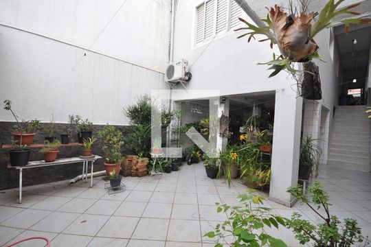 Quintal de casa à venda com 4 quartos, 340m² em Jardim Brasil (zona Norte), São Paulo