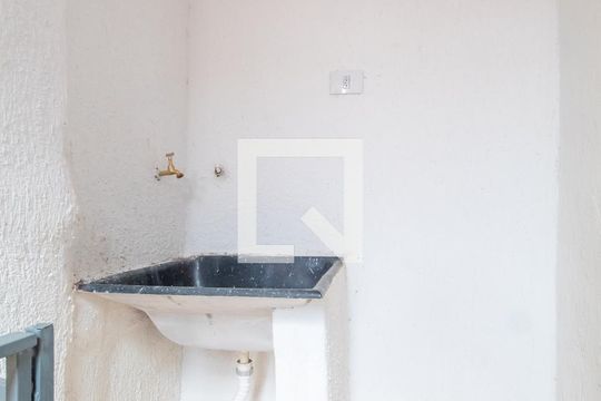 Área de Serviço de casa para alugar com 1 quarto, 23m² em Santa Maria, Osasco
