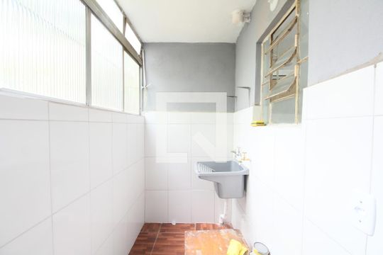 Área de Serviço de apartamento para alugar com 2 quartos, 48m² em Parque Pinheiros, Taboão da Serra