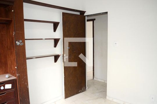 Quarto 1 de casa para alugar com 2 quartos, 90m² em Dom Silvério, Belo Horizonte