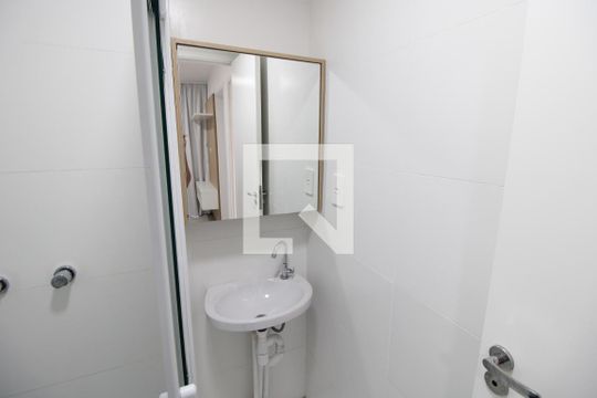 Banheiro de apartamento para alugar com 2 quartos, 40m² em Vila Paulicéia, São Paulo