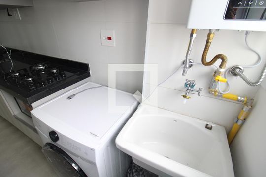 Área de Serviço de apartamento para alugar com 2 quartos, 40m² em Vila Paulicéia, São Paulo