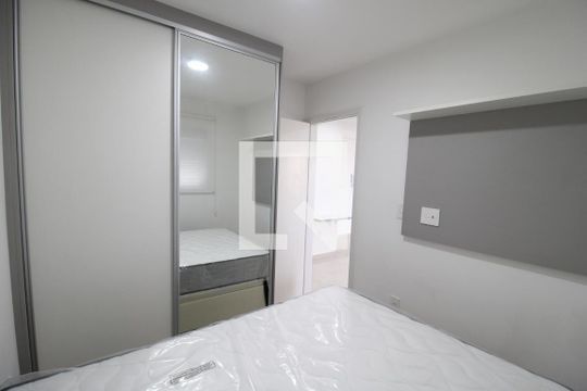 Quarto 1 de apartamento para alugar com 2 quartos, 40m² em Vila Paulicéia, São Paulo