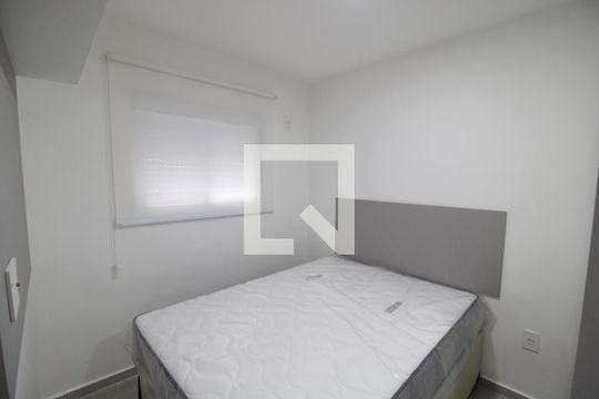 Quarto 1 de apartamento para alugar com 2 quartos, 40m² em Vila Paulicéia, São Paulo
