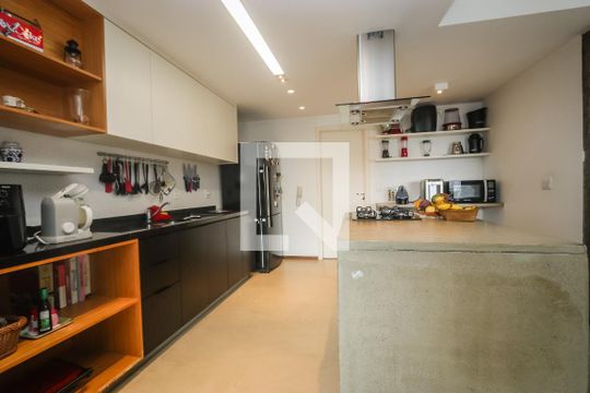 Cozinha de apartamento à venda com 3 quartos, 140m² em Vila Andrade, São Paulo