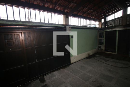 Garagem de casa à venda com 3 quartos, 256m² em Penha, Rio de Janeiro