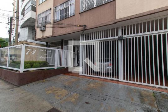 Fachada de apartamento à venda com 2 quartos, 50m² em Icaraí, Niterói
