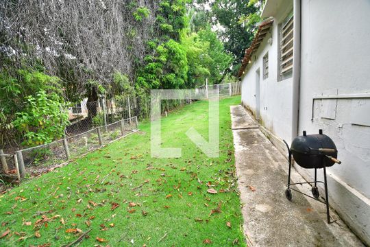 Garagem lateral de casa à venda com 2 quartos, 160m² em Parque Jatibaia (sousas), Campinas