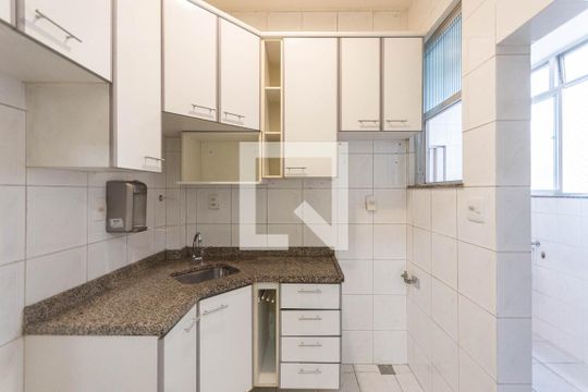 Cozinha de apartamento para alugar com 1 quarto, 53m² em Maracanã, Rio de Janeiro