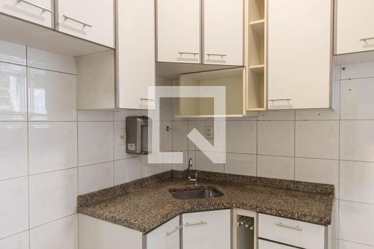 Cozinha de apartamento para alugar com 1 quarto, 53m² em Maracanã, Rio de Janeiro