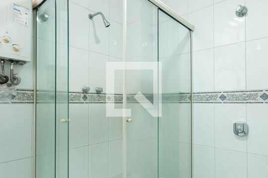 Banheiro de apartamento para alugar com 1 quarto, 53m² em Maracanã, Rio de Janeiro