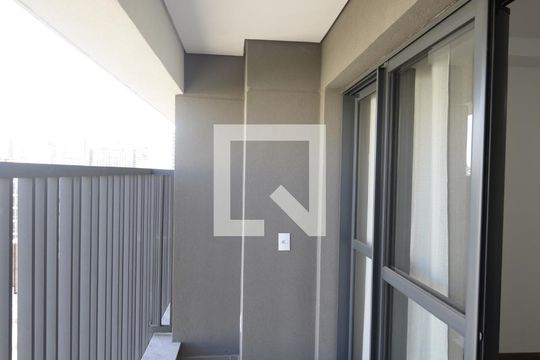 Varanda de kitnet/studio à venda com 1 quarto, 30m² em Liberdade, São Paulo